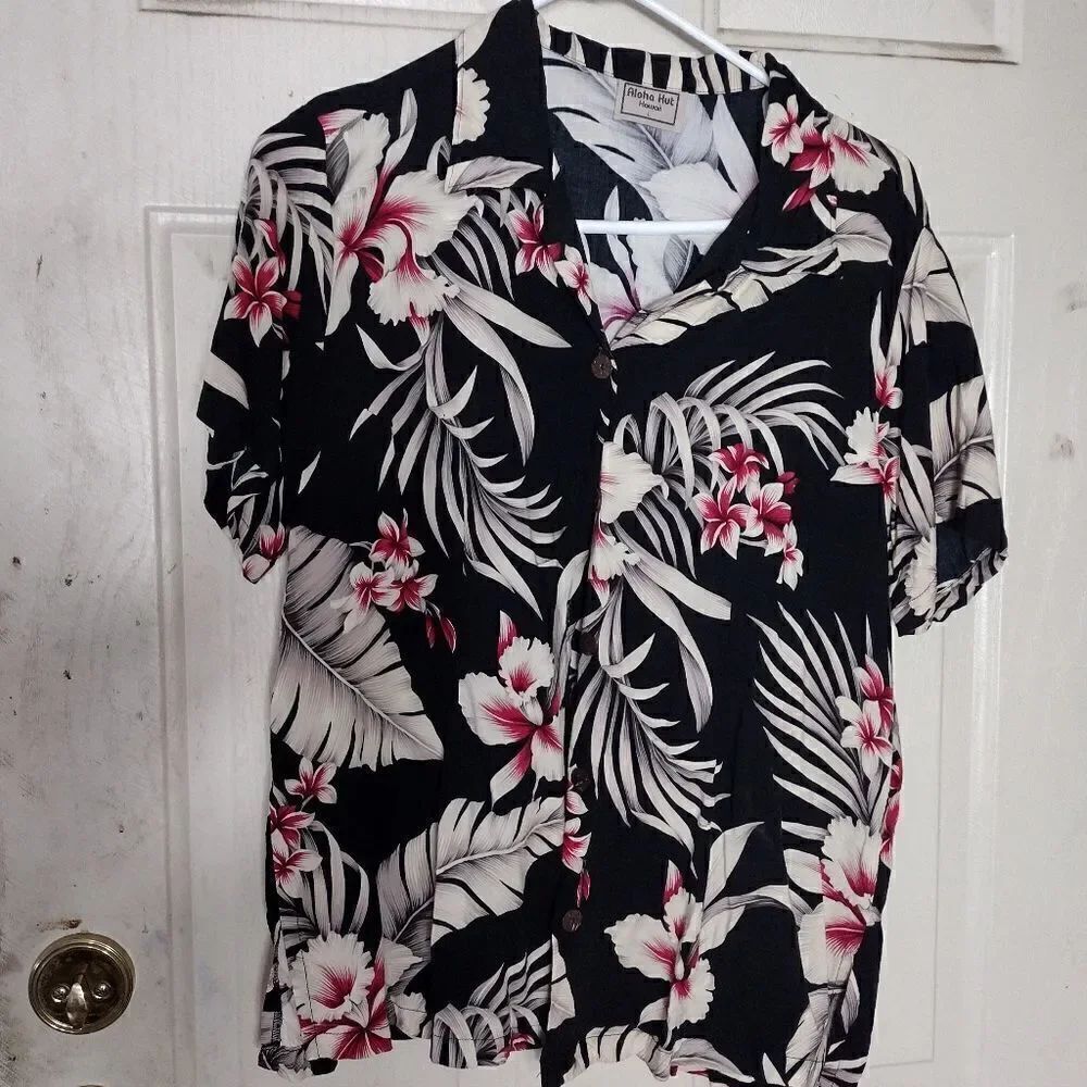 Aloha Hut top and Capri set
